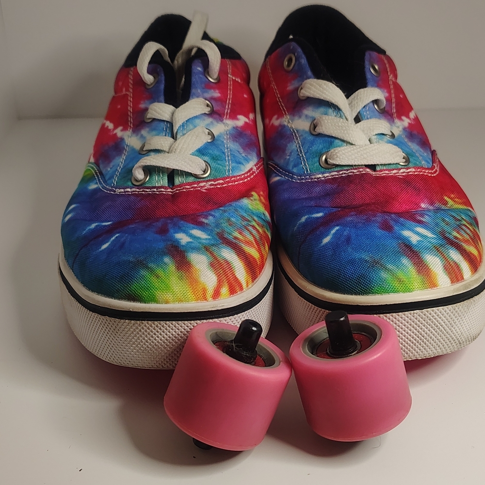 Heelys Tie-Dye Women's Sneakers with Pink Wheels